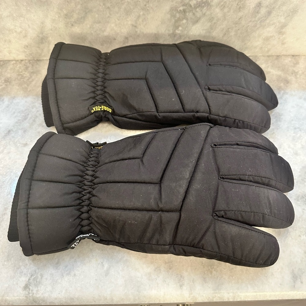 Whitewater Outdoors Men’s Thinsulate Insulation 40 Grams Gor-Tex Gloves